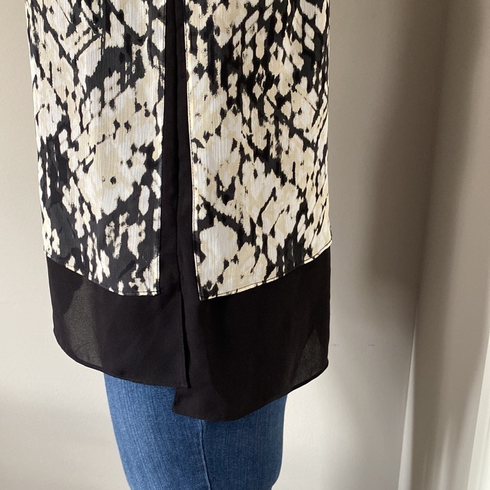 VINCE Basketweave Print Double Layer Silk Top Black White Abstract Sz M - Picture 8 of 14